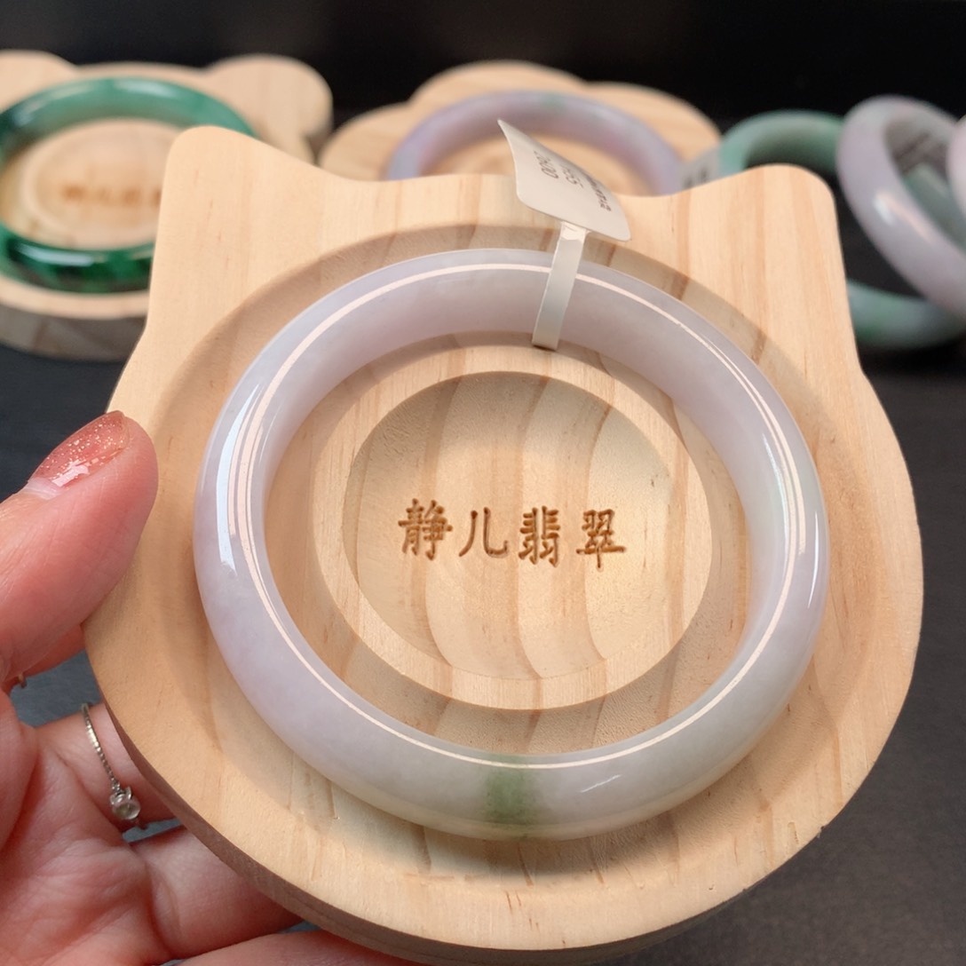 翡翠手镯未镶嵌55圈口