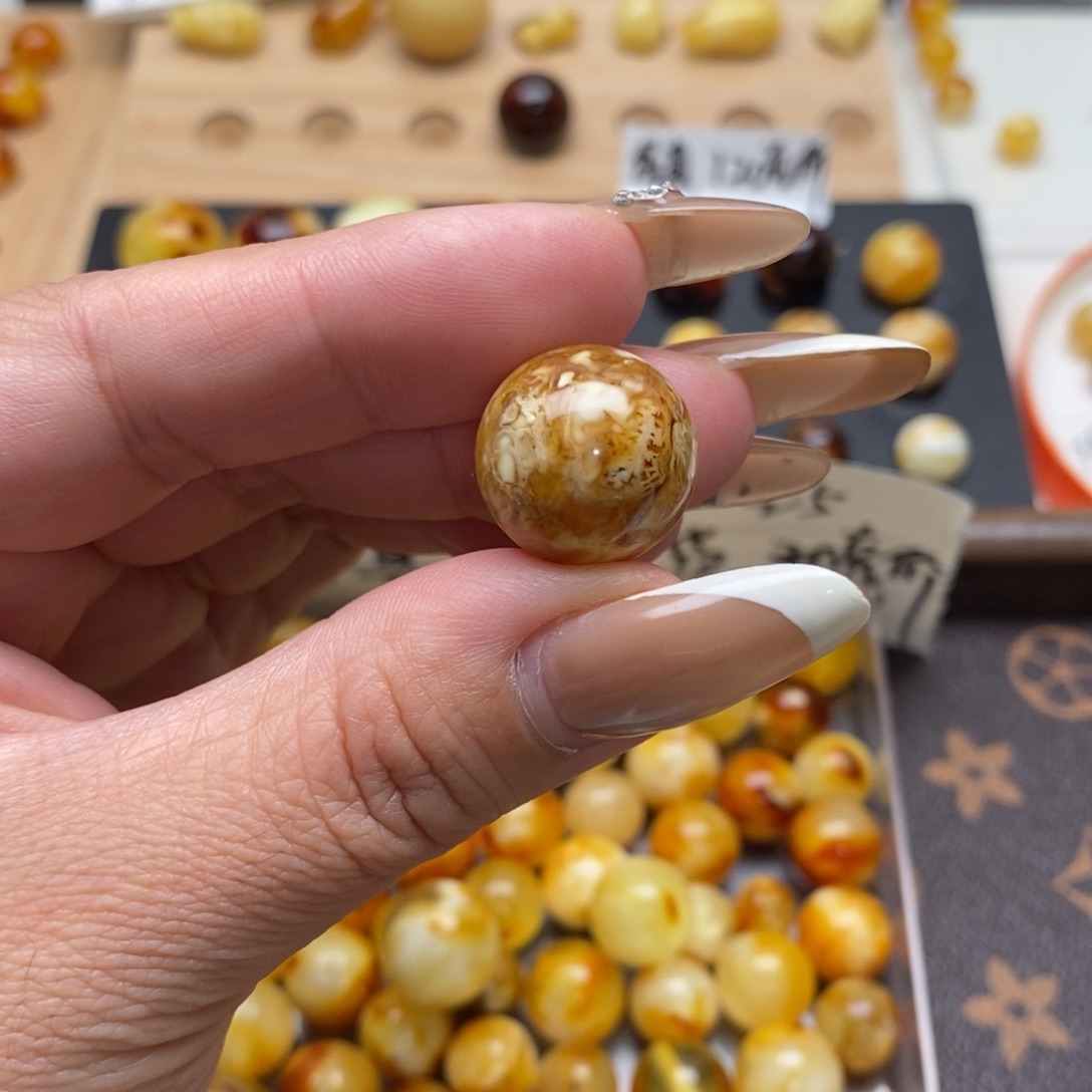 y***i琥珀未镶嵌珠宝奇石蜜蜡