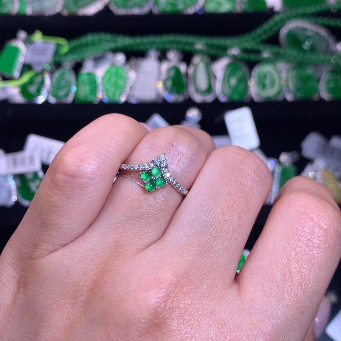 【闪购商品】银S925镶嵌戒指翡翠