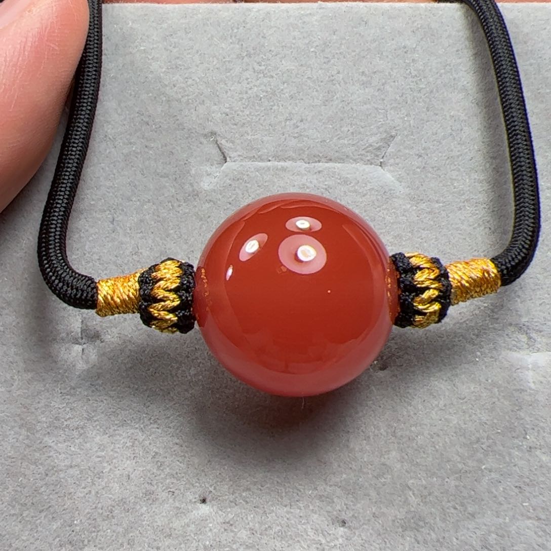 南红玛瑙吊坠未镶嵌