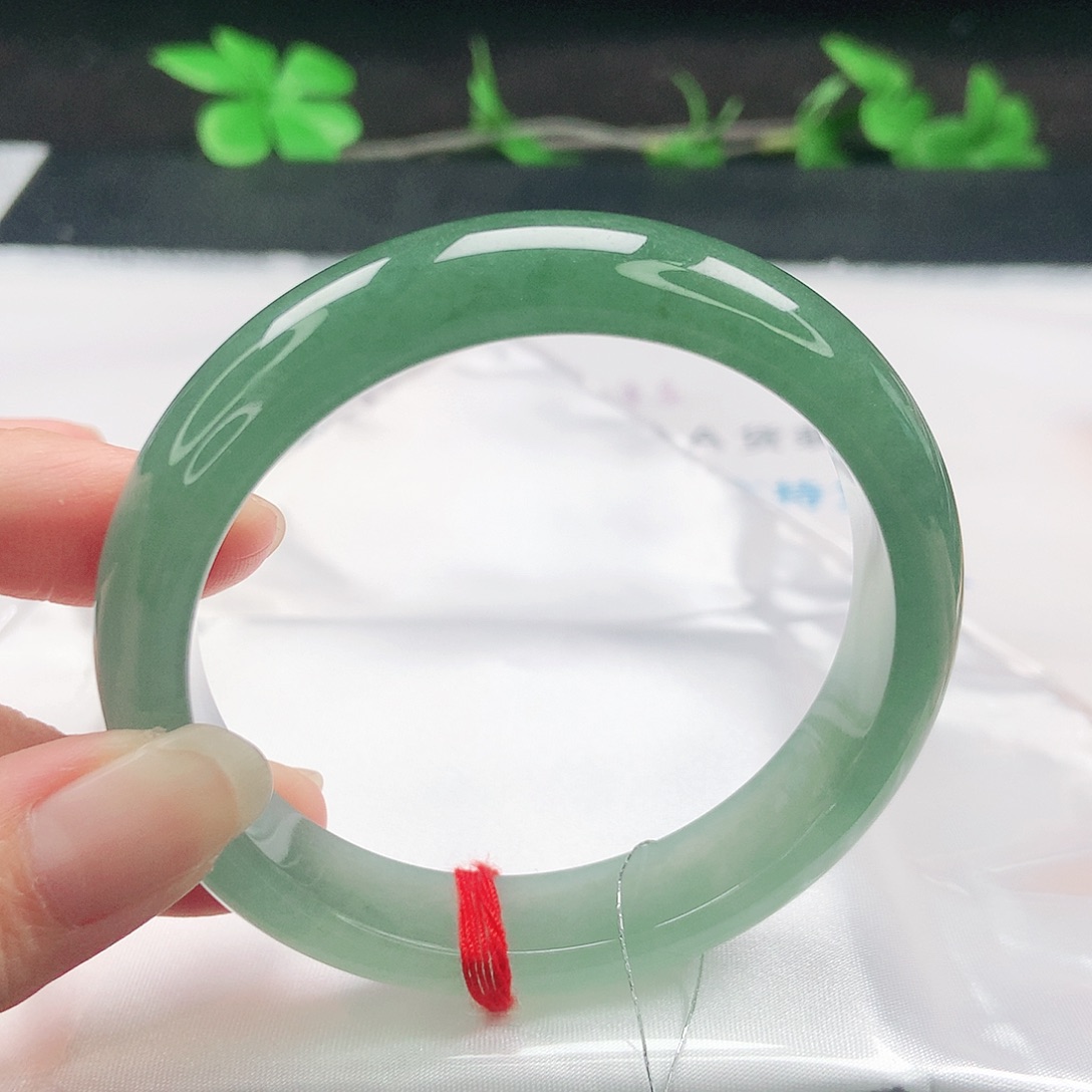 翡翠手镯未镶嵌57圈