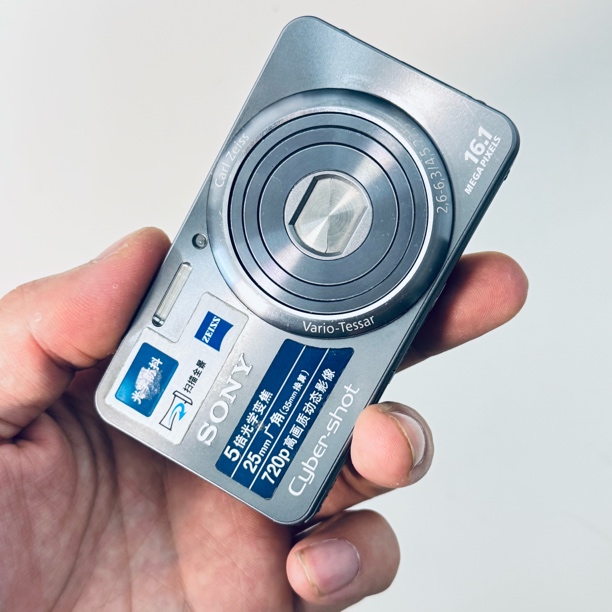 9新 Sony/索尼 w570特价1600w像素5倍光变带美颜冷暖色调