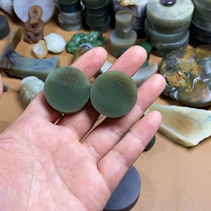 无***术和田玉（糖玉）未镶嵌珠宝半成品