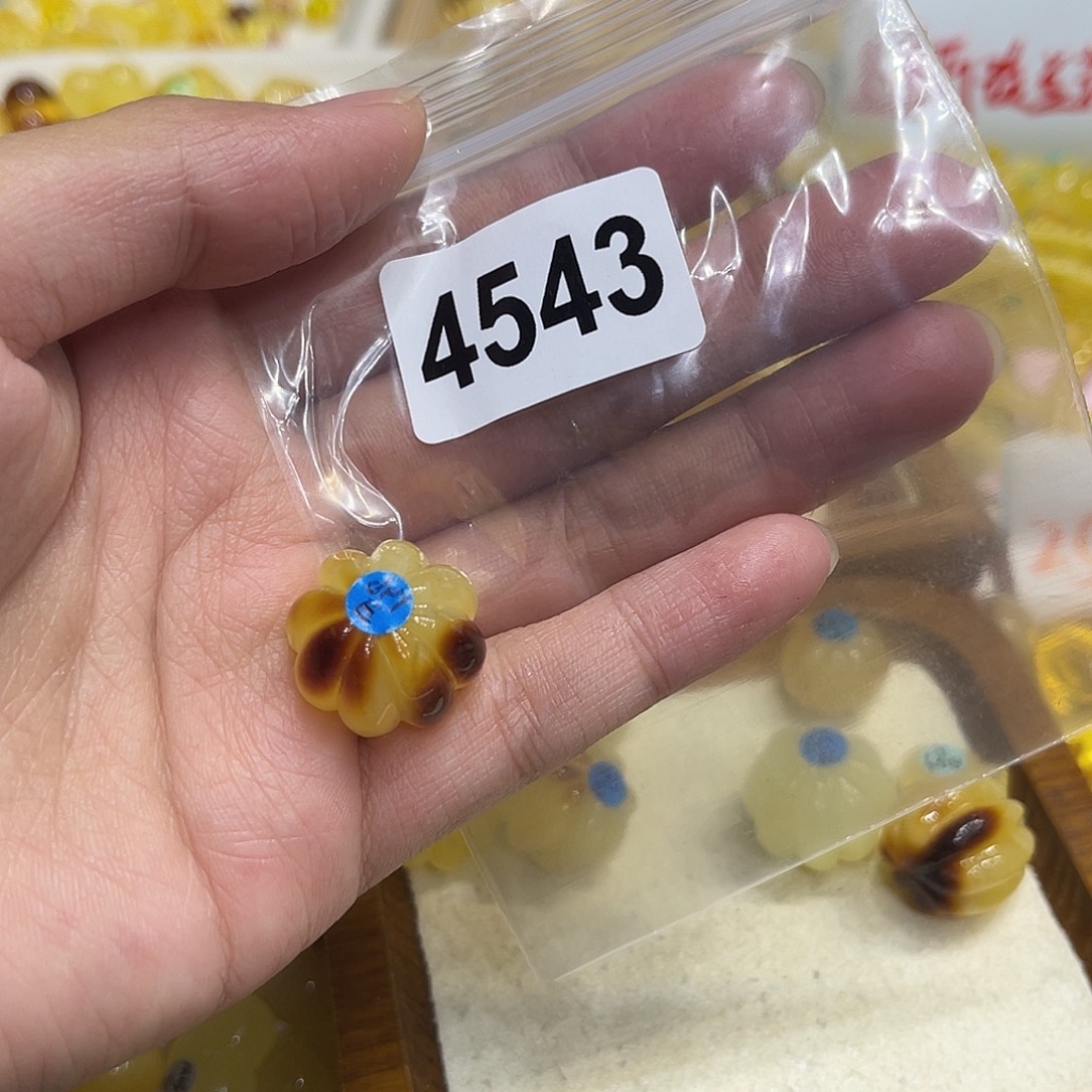 琥珀未镶嵌珠宝奇石蜜蜡