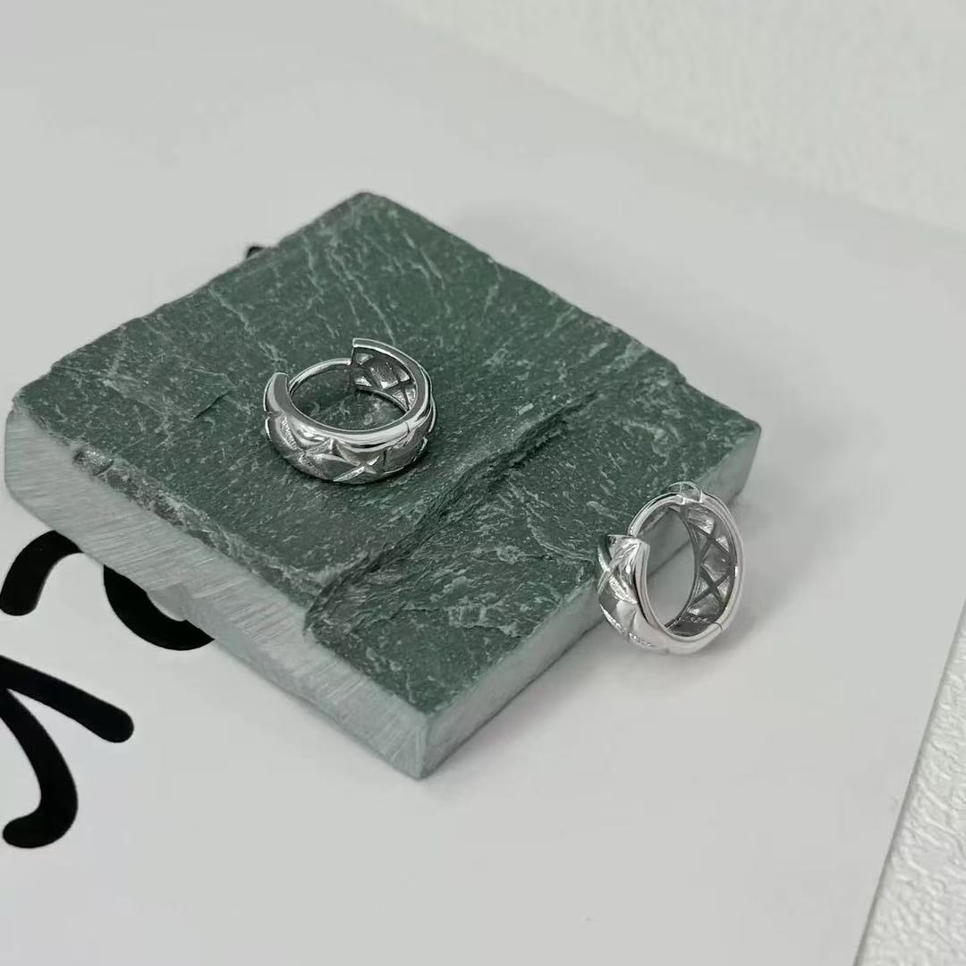 925银耳饰 925银耳饰 小香菱格耳饰