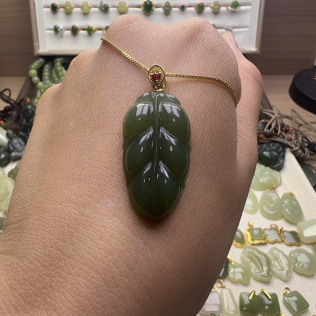 和田玉银S925镶嵌吊坠(赠链)