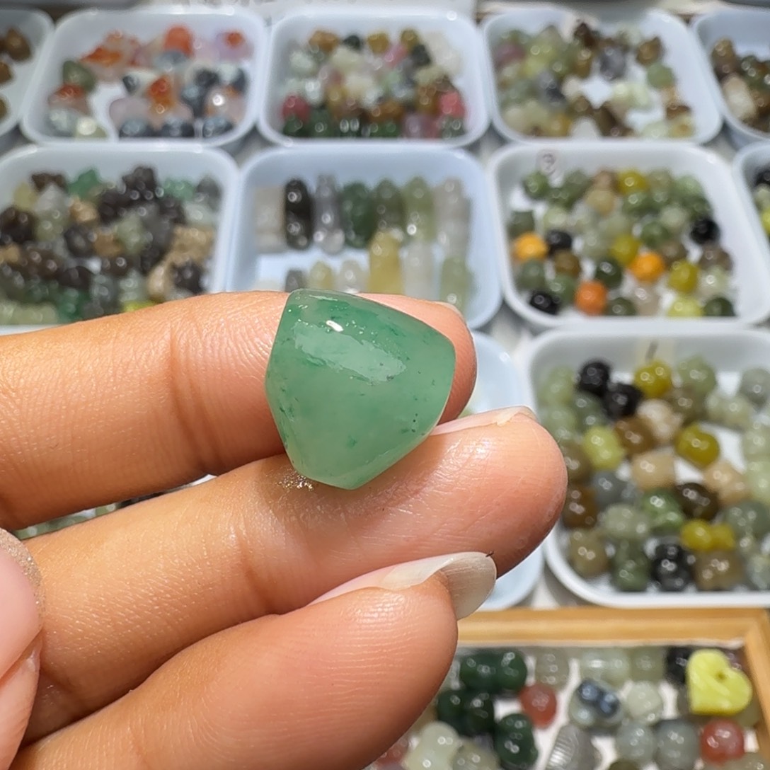 和田玉未镶嵌珠宝奇石