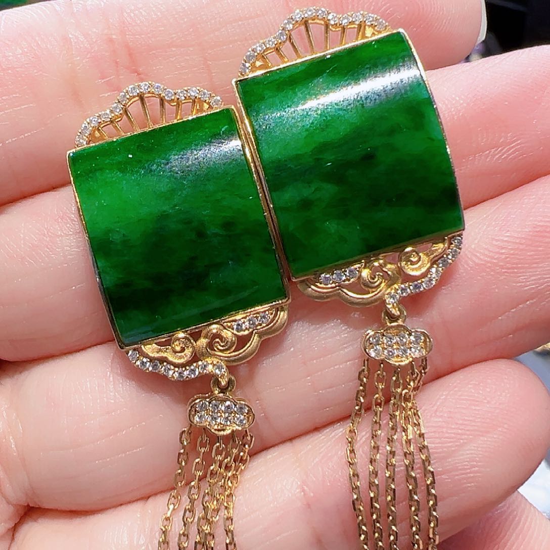 翡翠耳饰18K金镶嵌签收后24小时鉴赏期