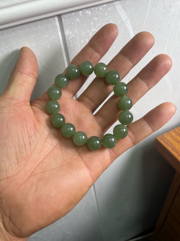 和田玉湖水绿手串