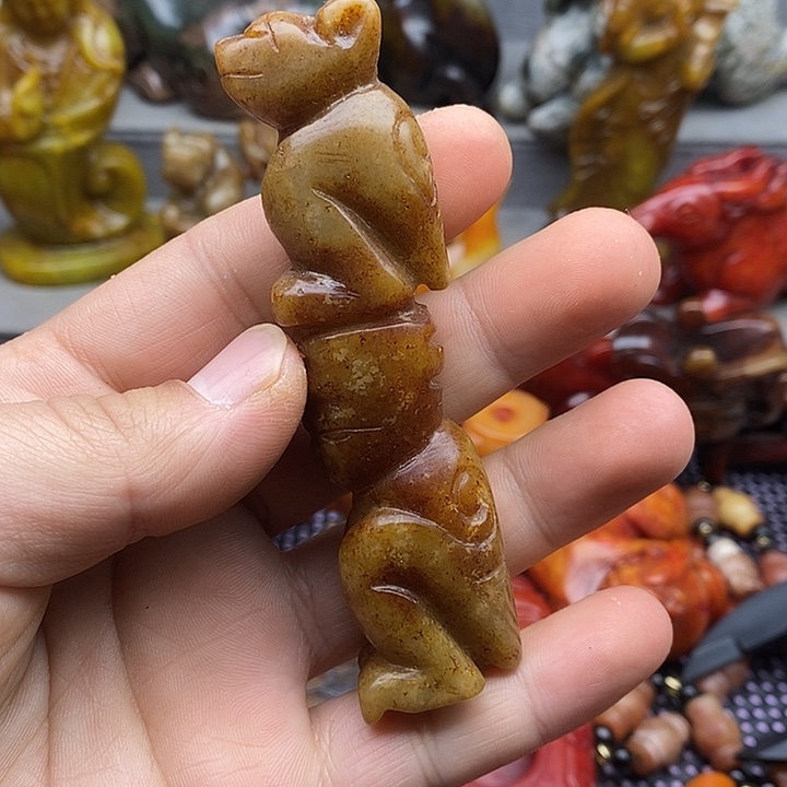 未镶嵌蛇纹石玉颈饰