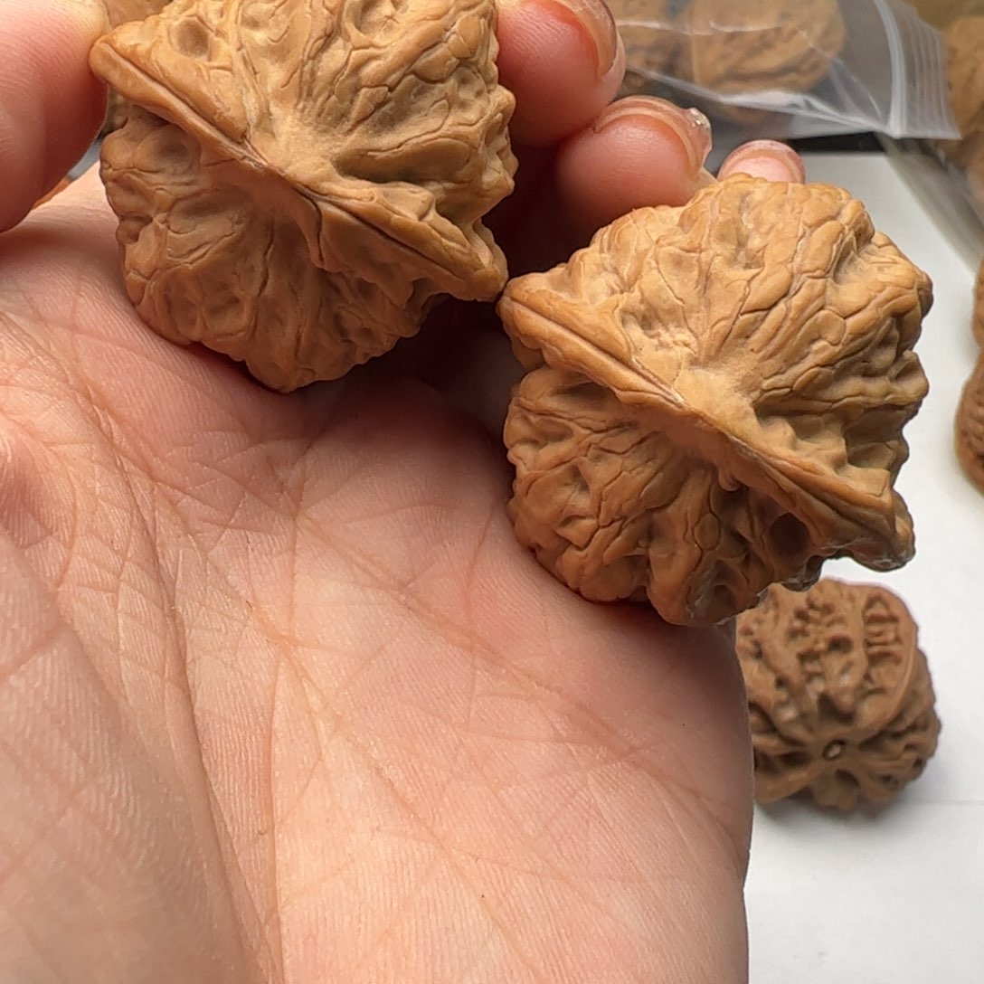 文玩核桃吊坠佛肚36全品