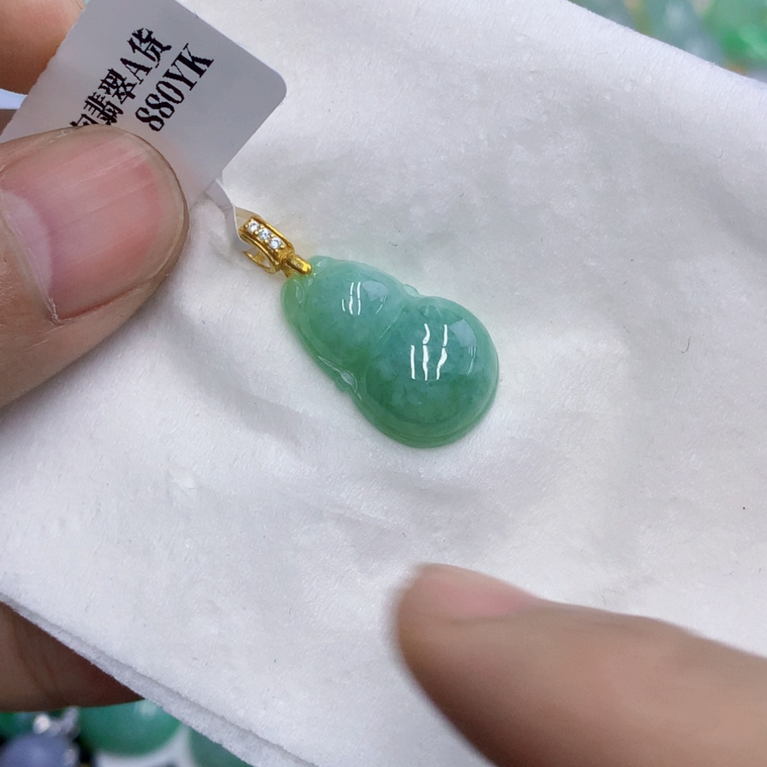 翡翠未镶嵌颈饰翡翠