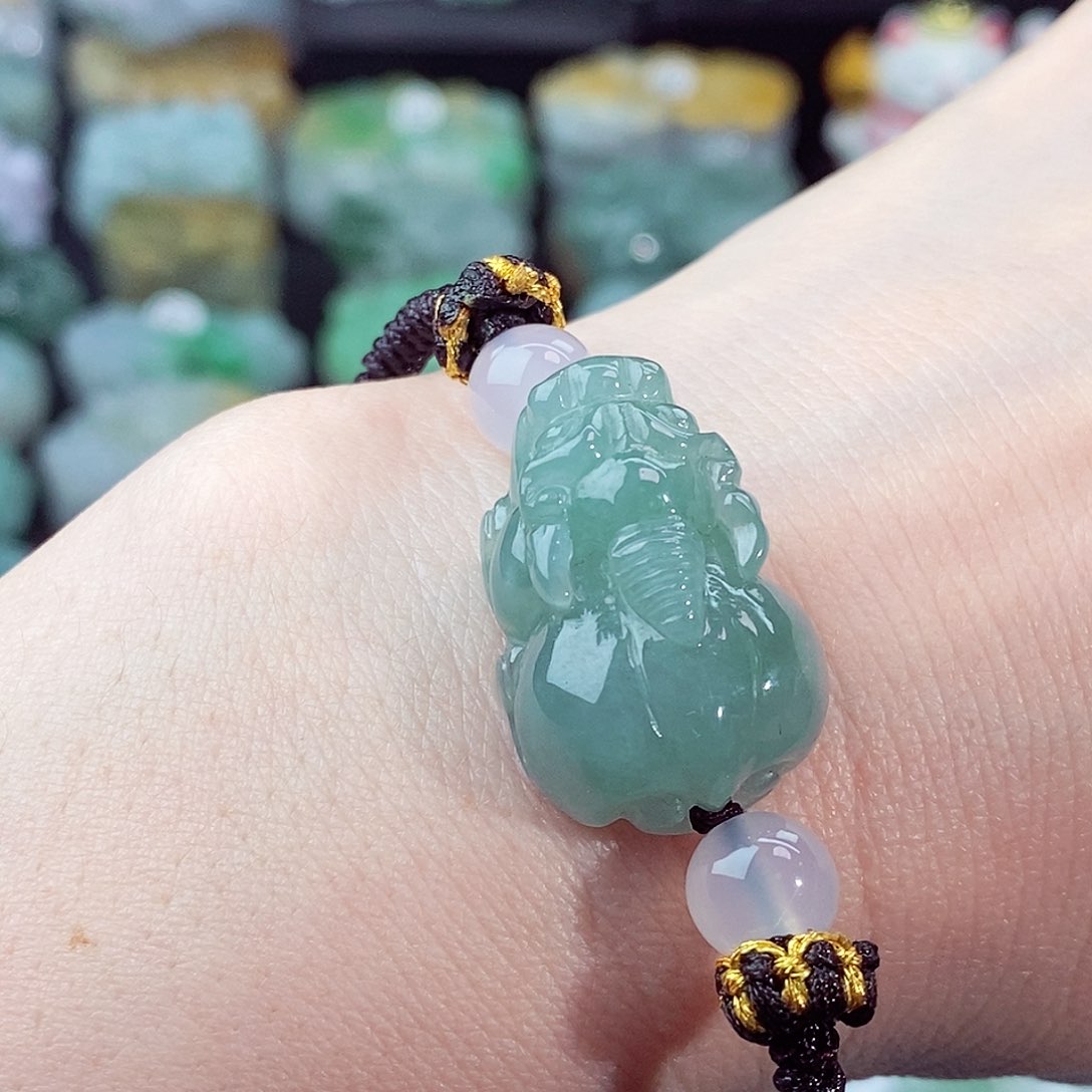 颈饰未镶嵌翡翠天然