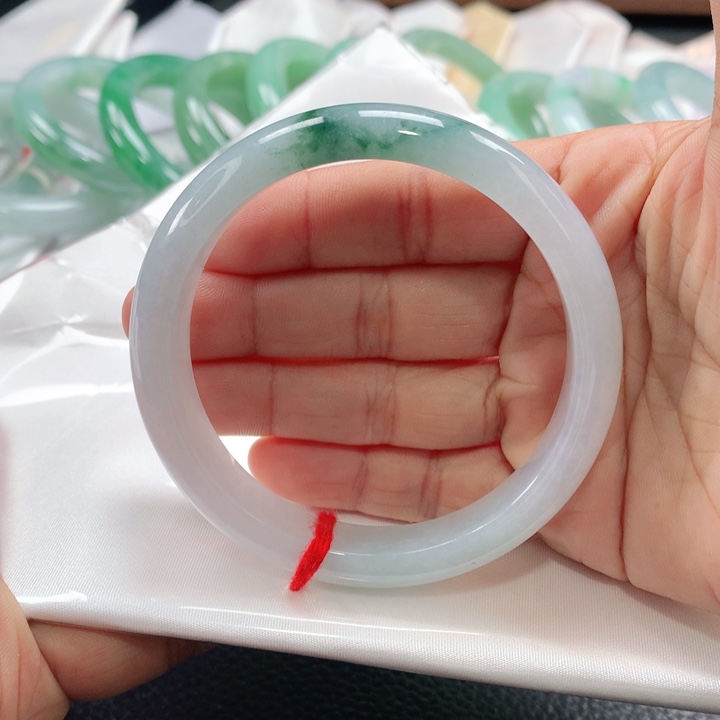 翡翠手镯未镶嵌58585858