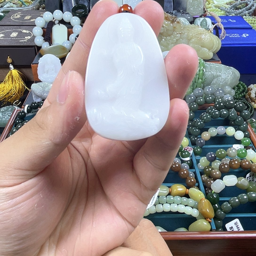 和田玉未镶嵌颈饰