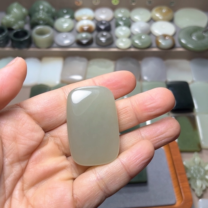 和田玉颈饰未镶嵌磕*家
