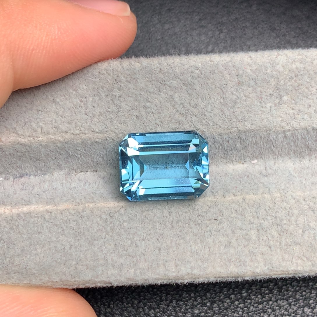 海蓝宝石裸石超级圣玛利亚5.83克拉吉尔德干净玻璃体