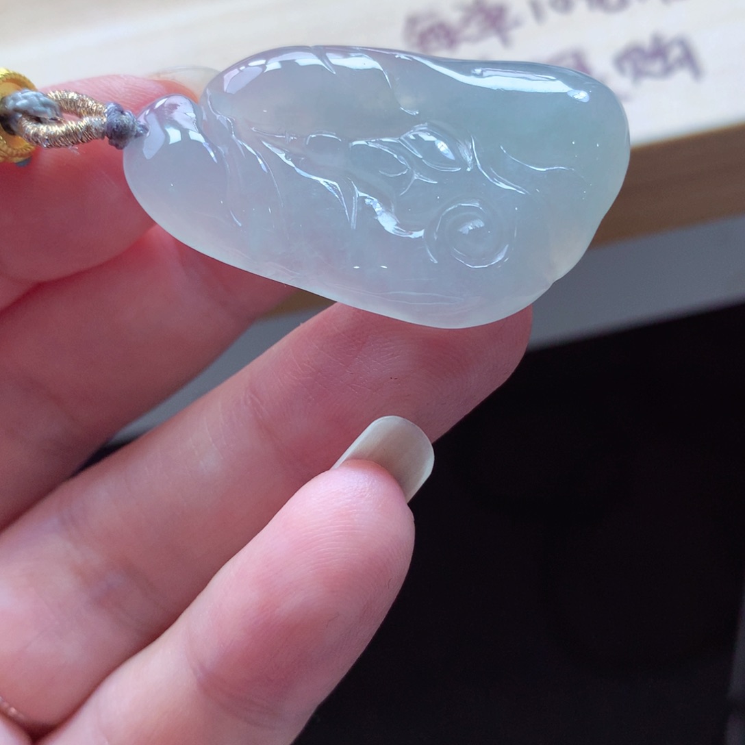 翡翠颈饰未镶嵌吊坠