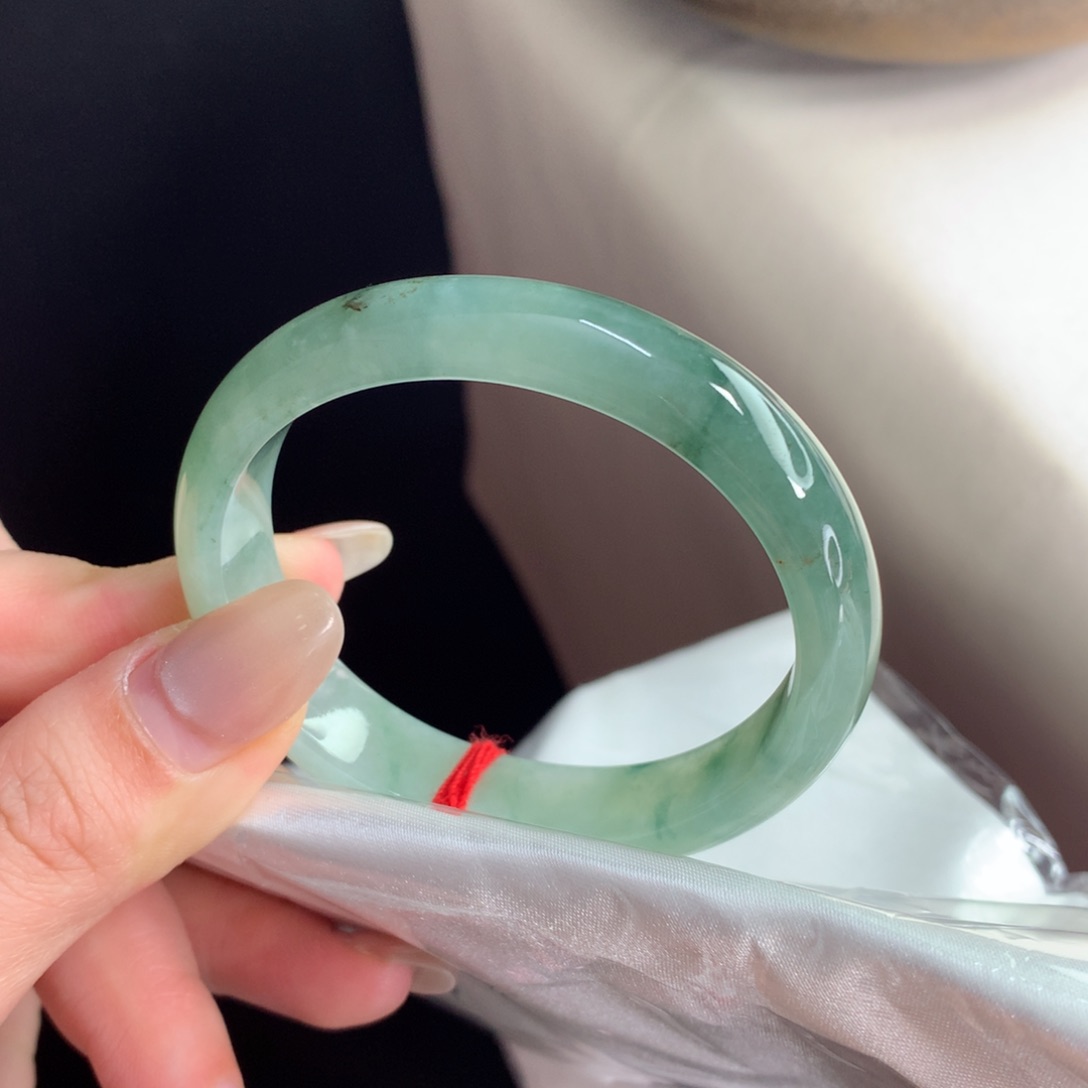 翡翠手镯未镶嵌(2号)贵妃，正圈戴52