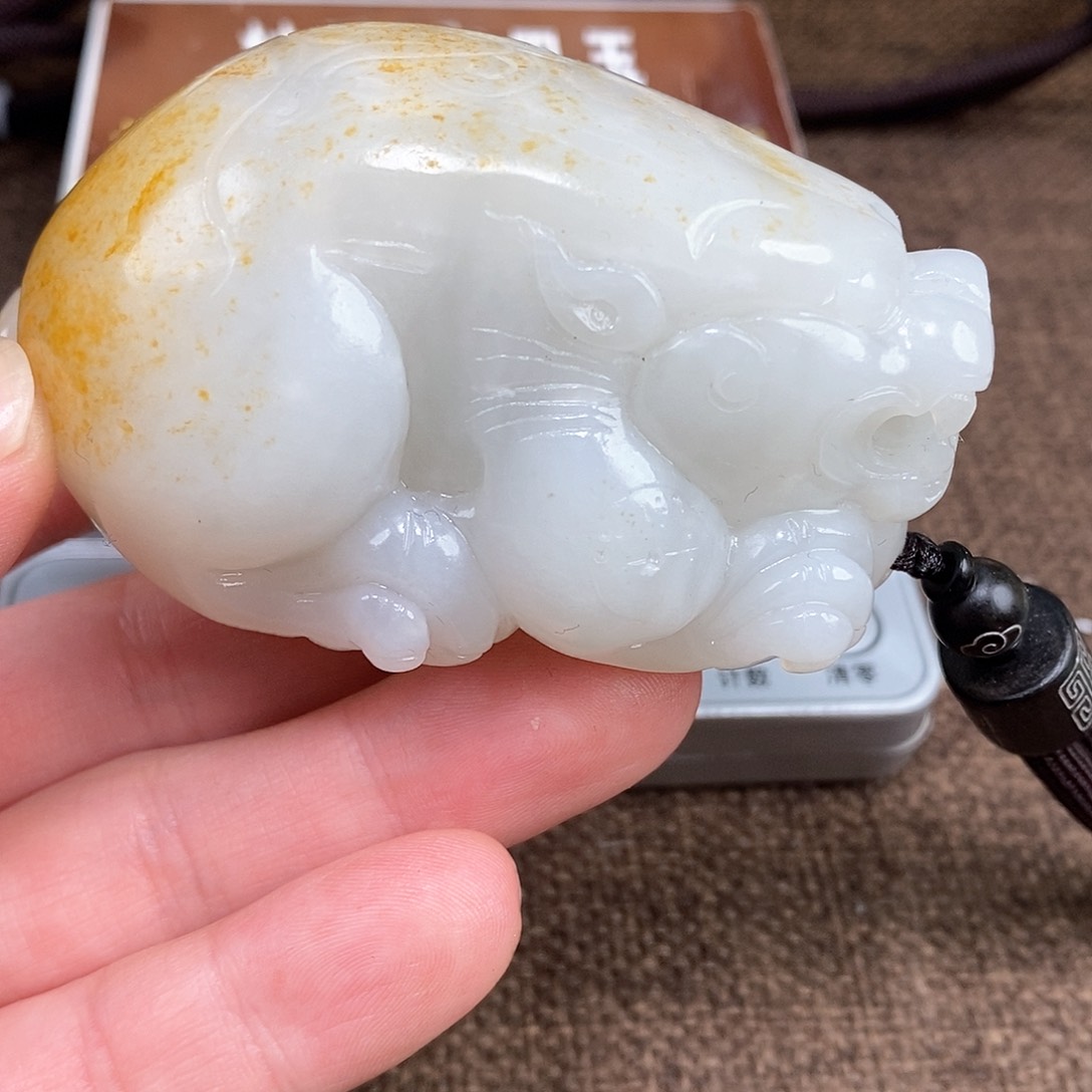 和田玉颈饰未镶嵌