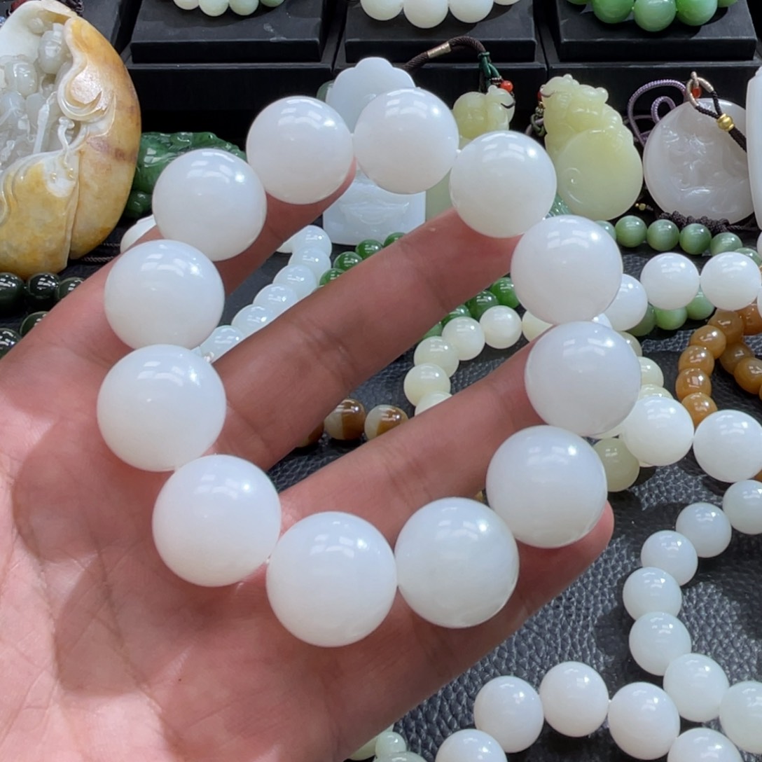 和田玉手串未镶嵌选****力