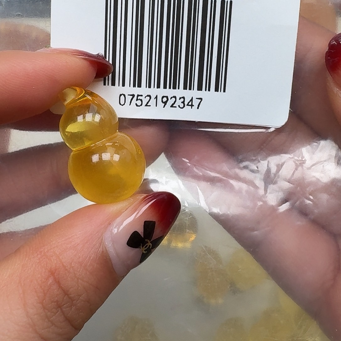 琥珀未镶嵌裸石悠悠