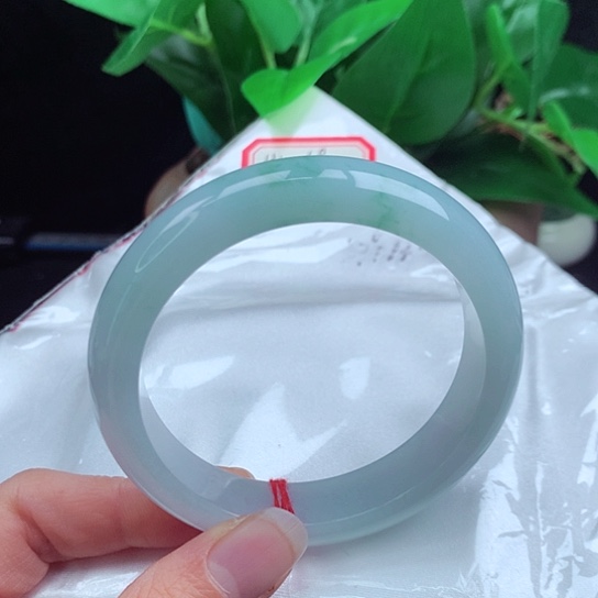 翡翠手镯未镶嵌      正圈57+冰飘花