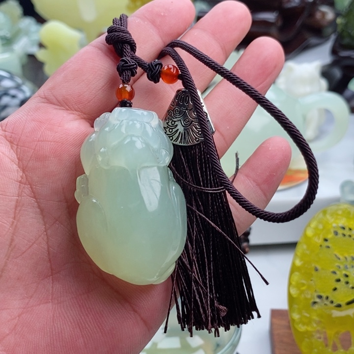 岫玉四大名玉手把件未镶嵌