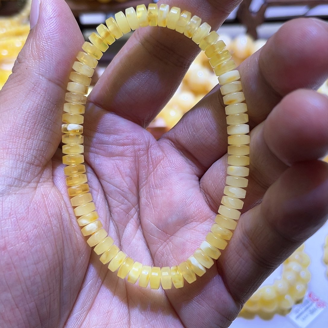 蜜蜡手串未镶嵌6.1mm飘瓷白花药片型