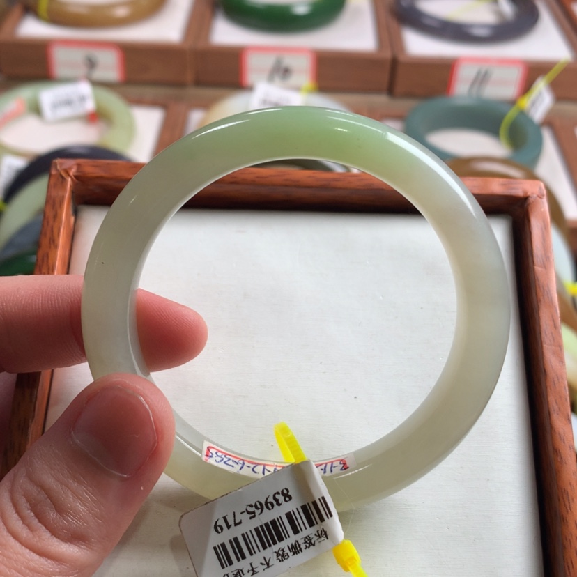 【闪购商品】和田玉手镯未镶嵌52.9