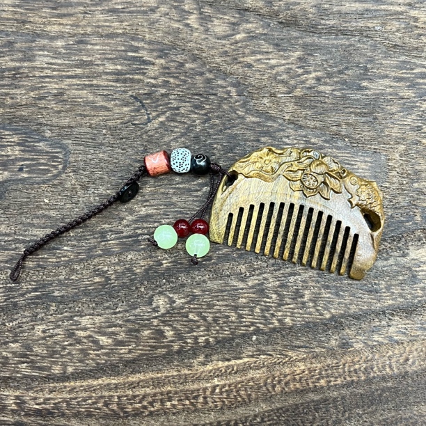 绿檀梳子挂件59mm-0586