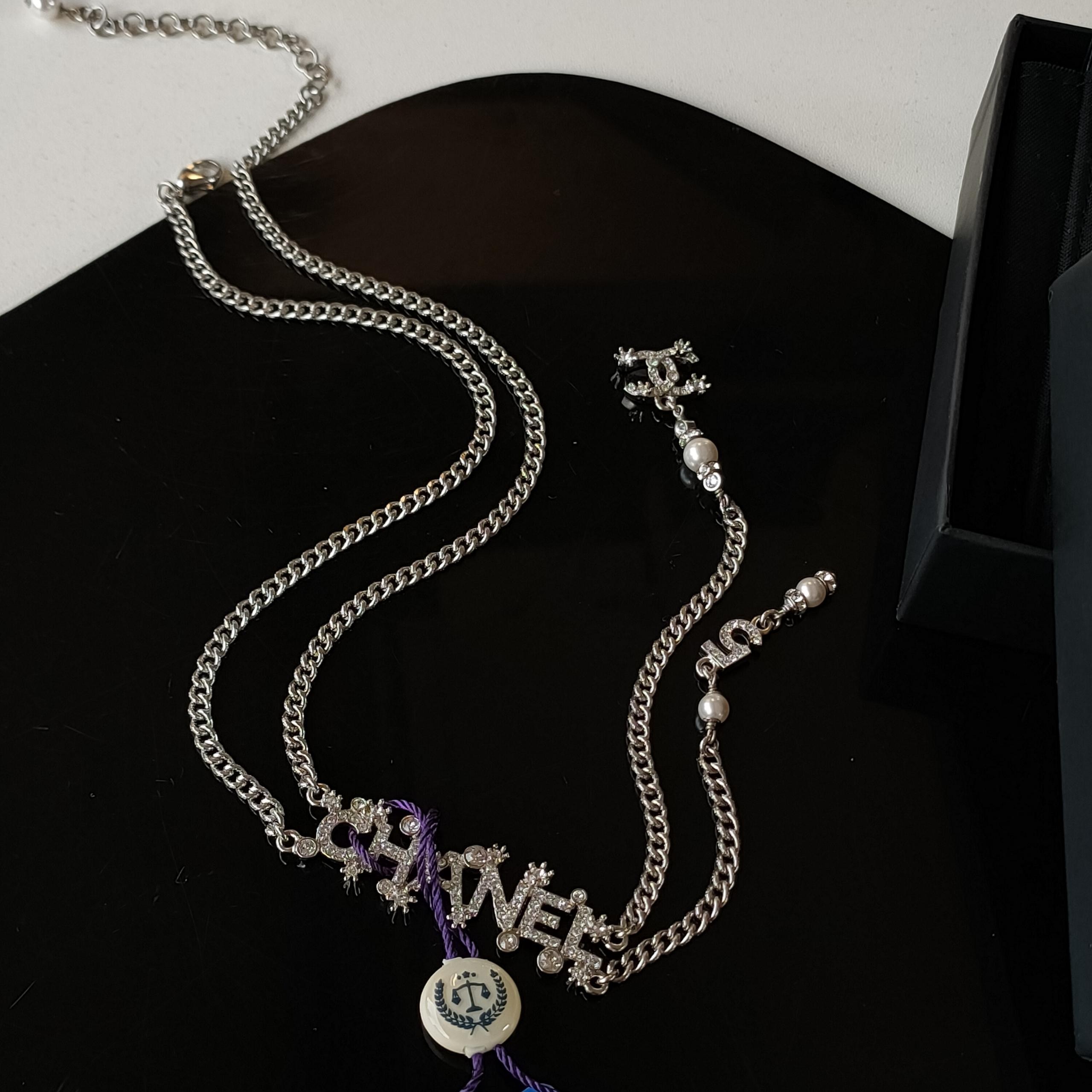 99新 Chanel/香奈儿 【24期免息】23P银雪花水钻字母logo项链 49273