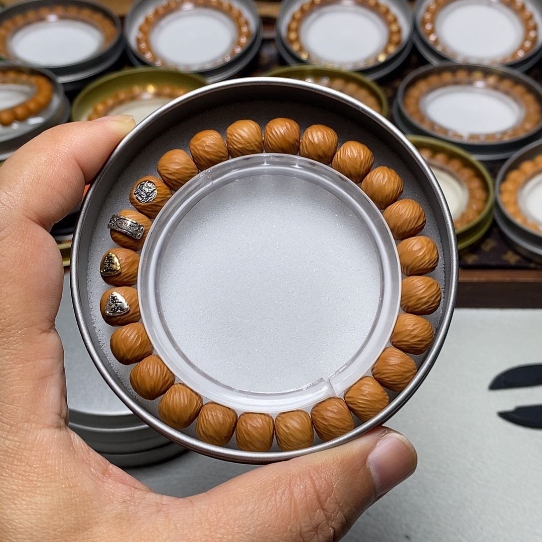 猴头核桃手串21号四标高配云锦10左右