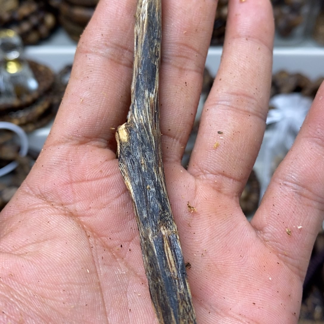 沉香沉香碎屑树心油