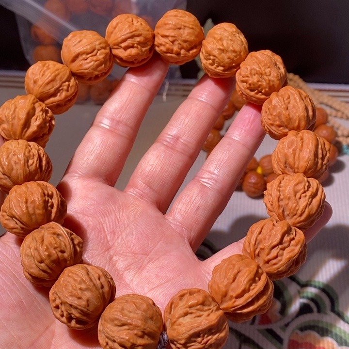 文玩核桃手串……18