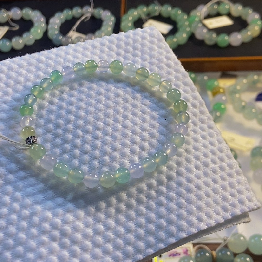 定制翡翠未镶嵌翡翠手串卡5.9