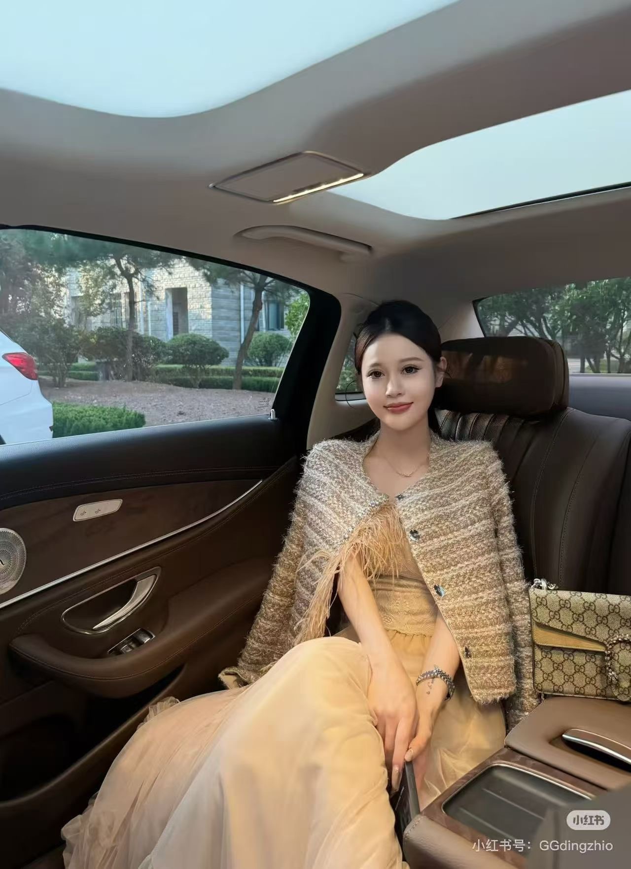 2025秋冬新款小香风外套女名媛气质高级感重工外套