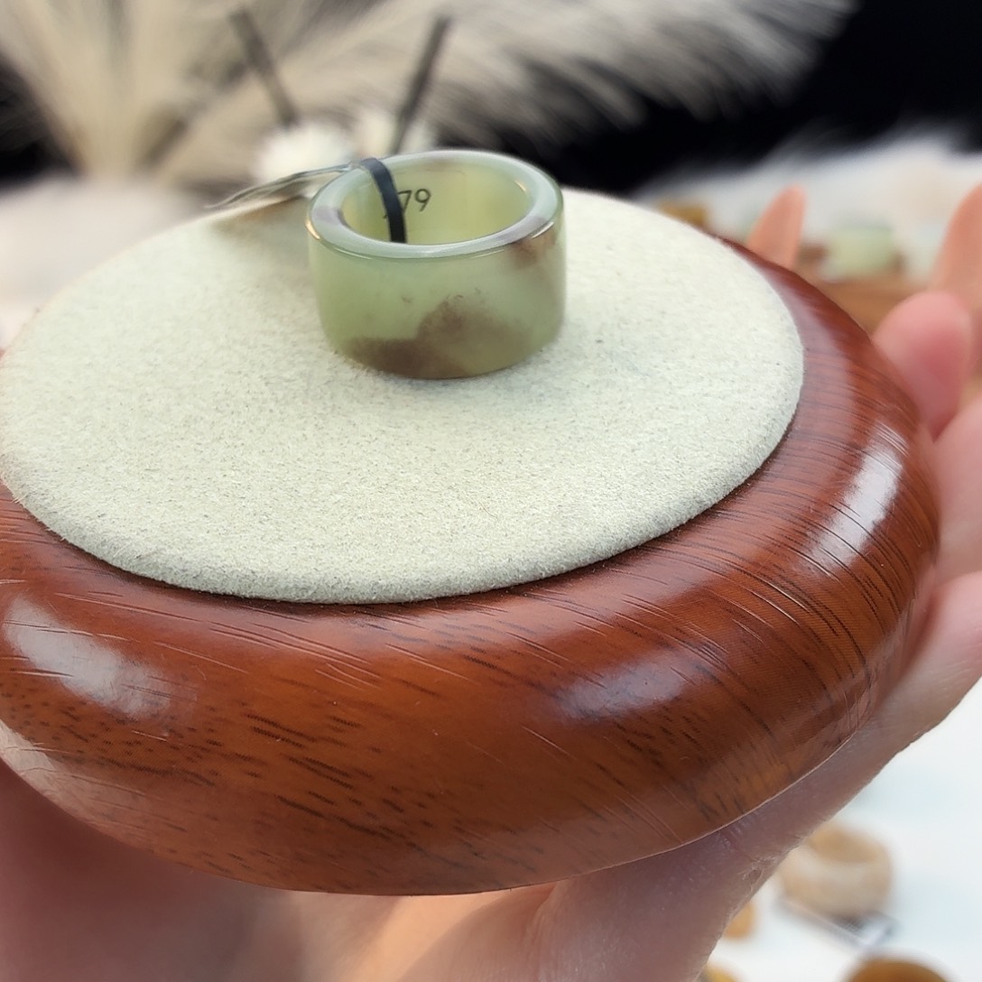 和田玉未镶嵌戒指飘紫圆切17.28mmj22