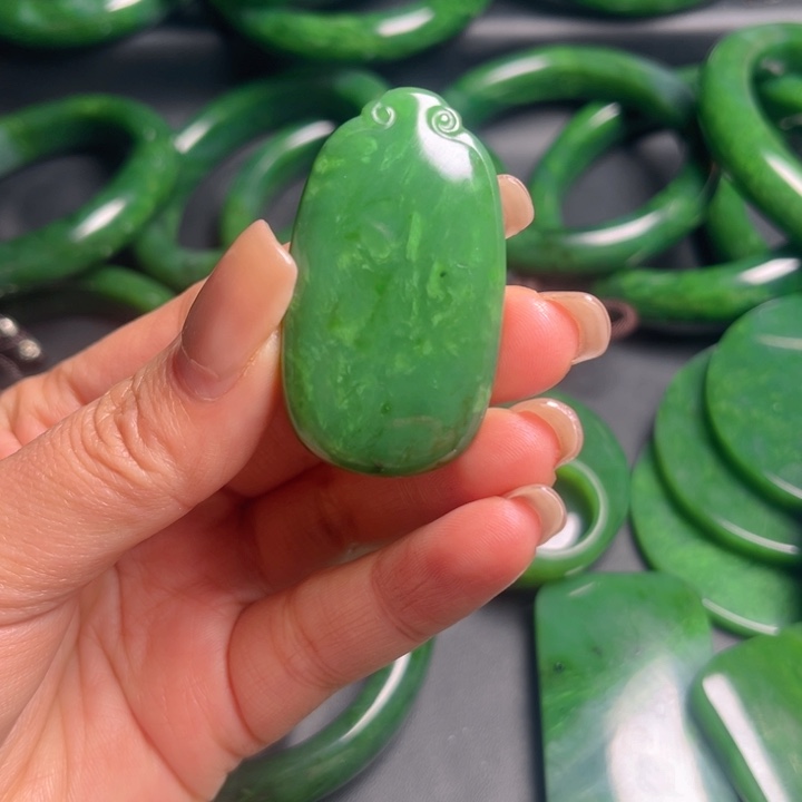 美***媚和田玉未镶嵌颈饰