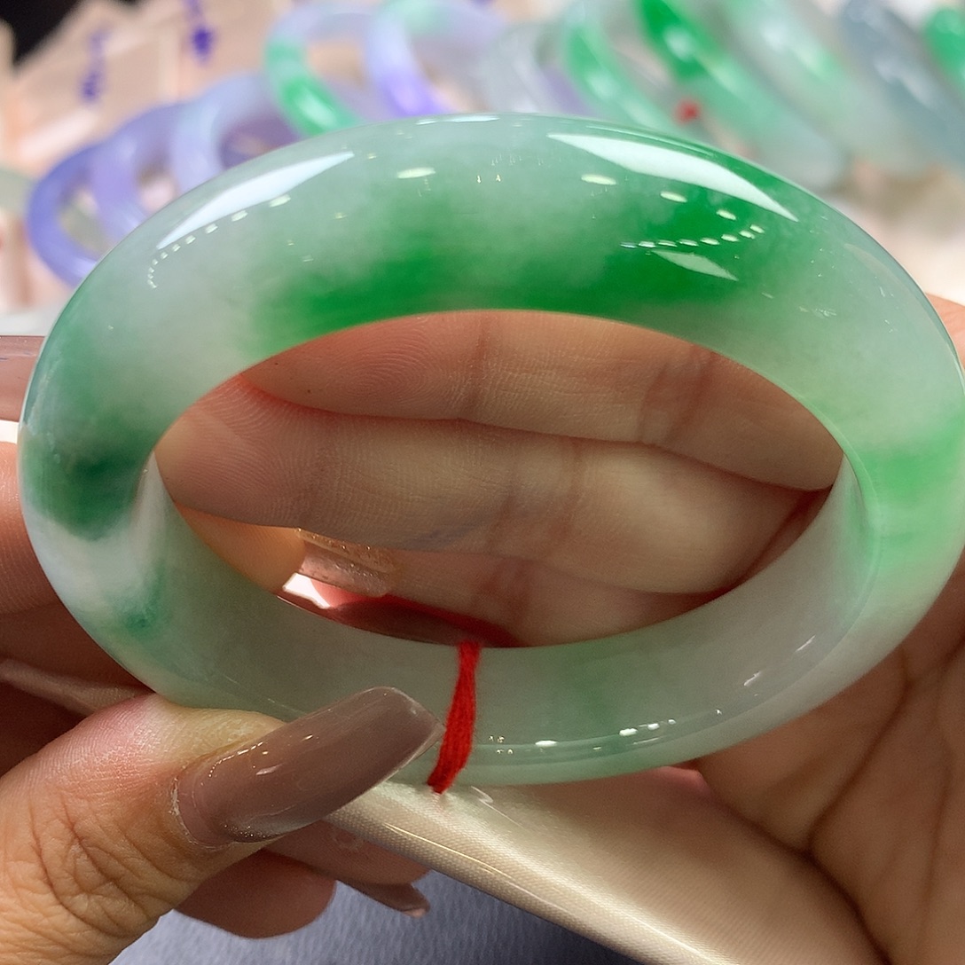 翡翠未镶嵌手镯55.7正圈