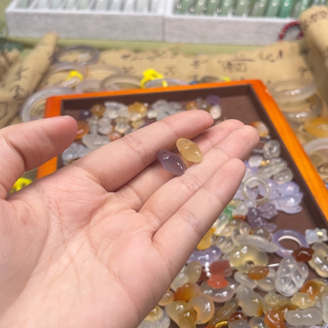 玛瑙/玉髓颈饰未镶嵌簌*