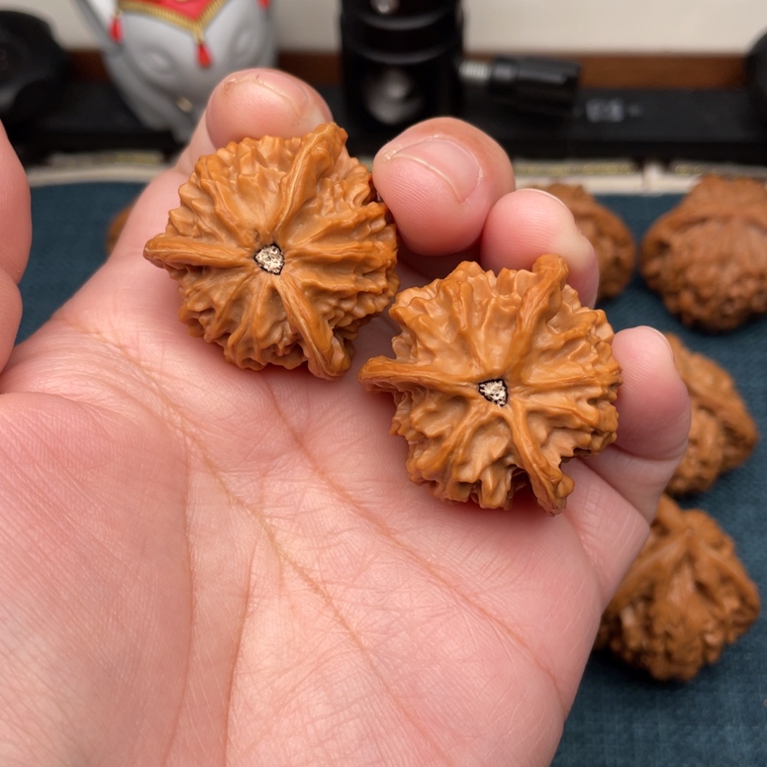 把件文玩核桃全品盘山三棱35