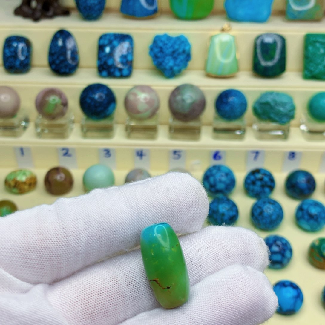 绿松石绿松石未镶嵌