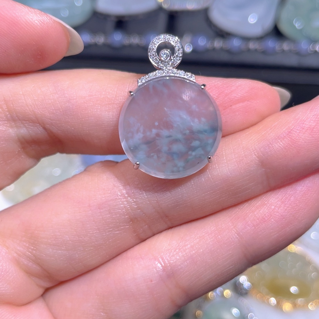 颈饰18K金镶嵌翡翠翡翠