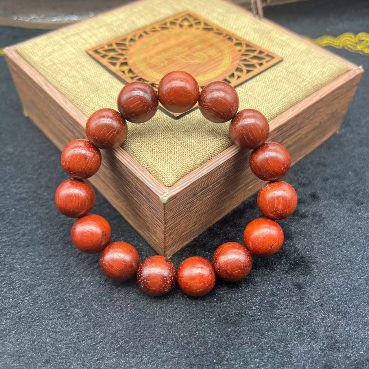 【百世璀璨 尽耀光芒】精品时尚15mm手串B060