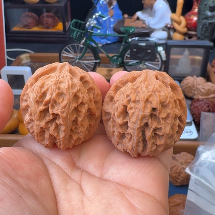 文玩核桃把件野生铁狮子