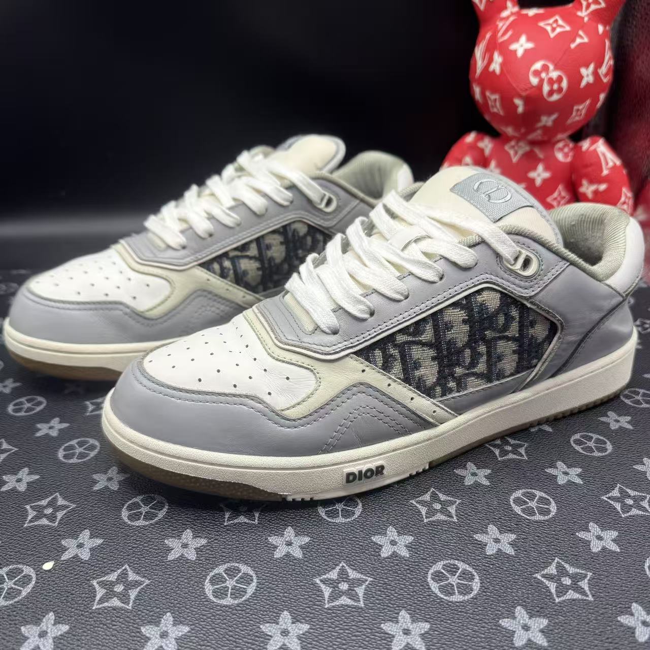 95新 DIOR/迪奥 白灰刺绣老花板鞋 42欧码 lz638