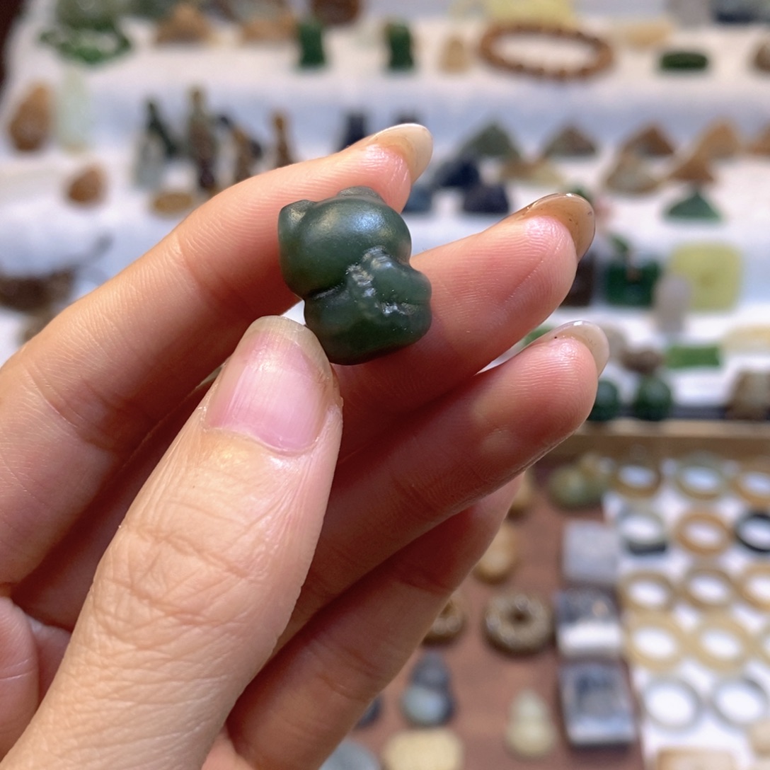 M****和田玉未镶嵌颈饰