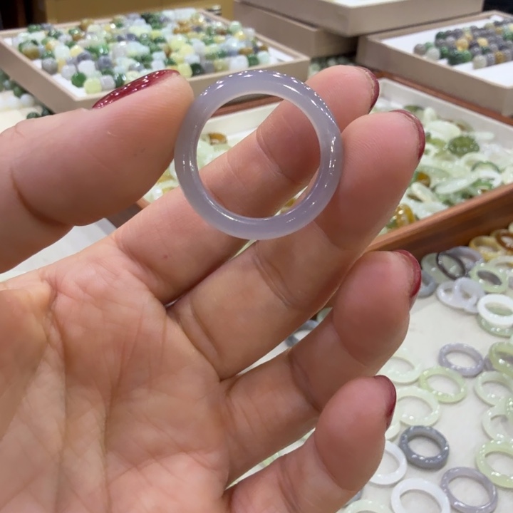 家***”和田玉未镶嵌手镯