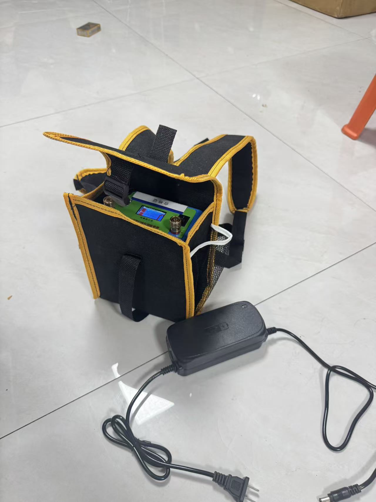 户外专用热成像专用锂电池，12v35安 带背包，带充电器